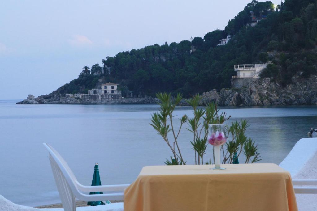 Hotel Club Poseidon Staletti Ngoại thất bức ảnh